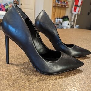 Steve Madden classic black pumps